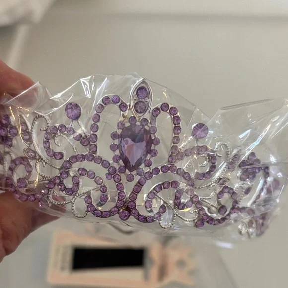 Elegant Purple Tiara Hair Accessory - Picture 6 of 9